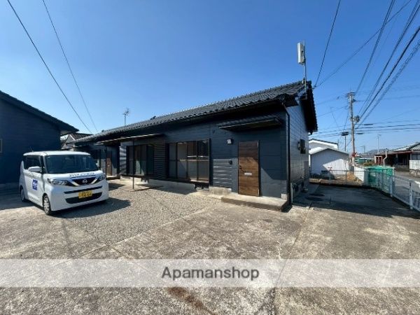 2LDK Wooden House for Rent in Mimata-cho, Miyazaki - Thumbnail 4