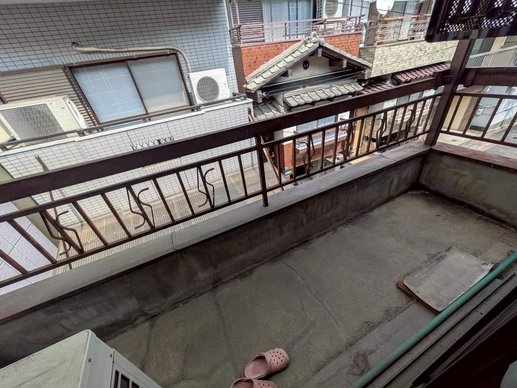 5DK Detached House for Sale near Kawahoriguchi Station, Osaka - Thumbnail 2