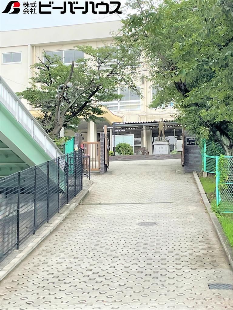 3LDK Detached House for Sale near Osaka Kyoiku Daigaku-mae Station - Thumbnail 4