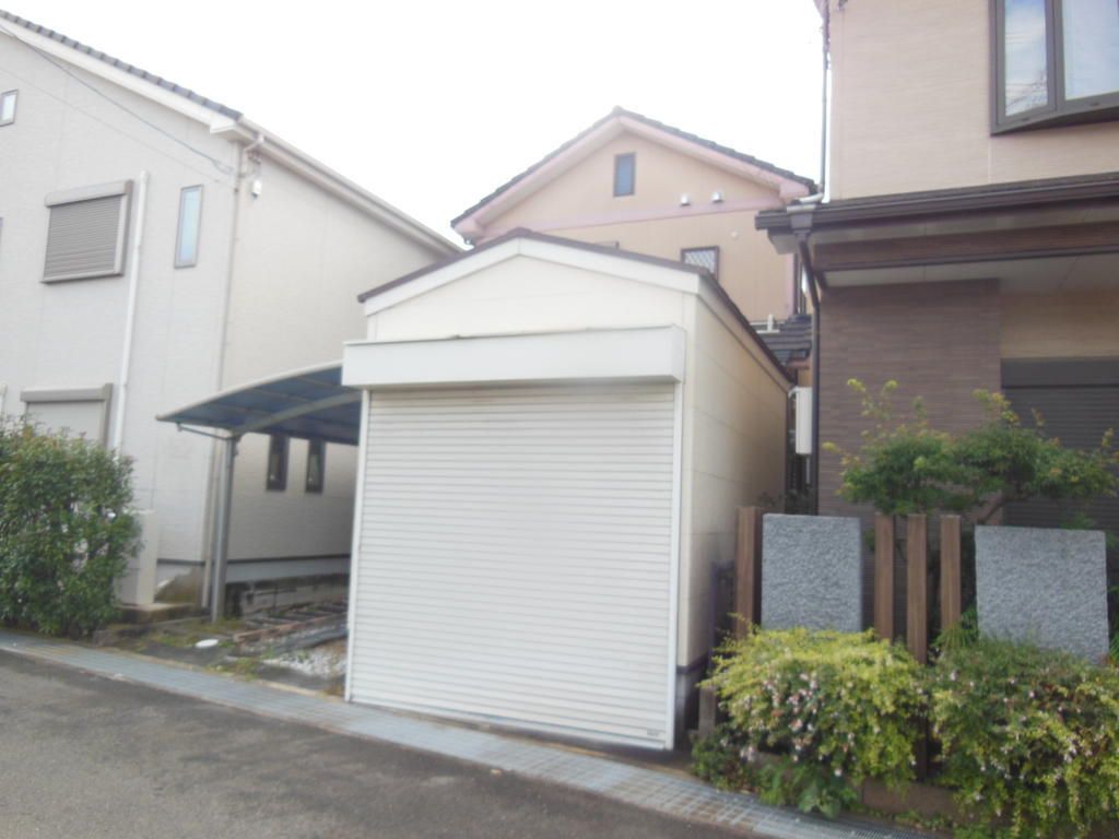 Detached House with Garage in Kishiwada, Osaka - Thumbnail 2