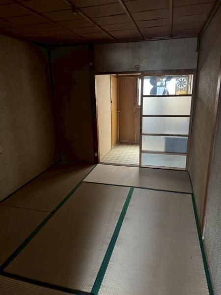 Terraced House for Sale near Kawahanaen Station, Higashiosaka - Thumbnail 2