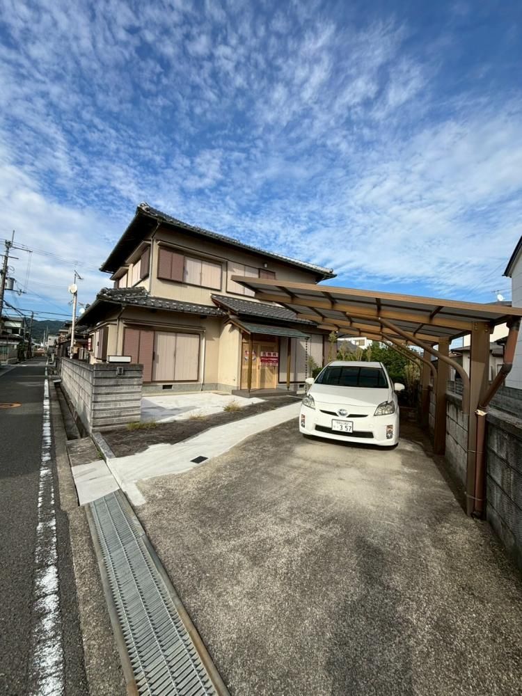 5LDK Detached House for Sale in Iwade, Wakayama - 142.56 sqm - Thumbnail 2