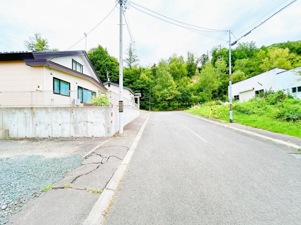 Renovated 4LDK House for Sale in Kitami, Hokkaido – 101m² - Thumbnail 2