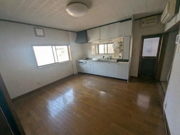 5LDK Detached House for Sale in Kishiwada, Osaka - Thumbnail 4