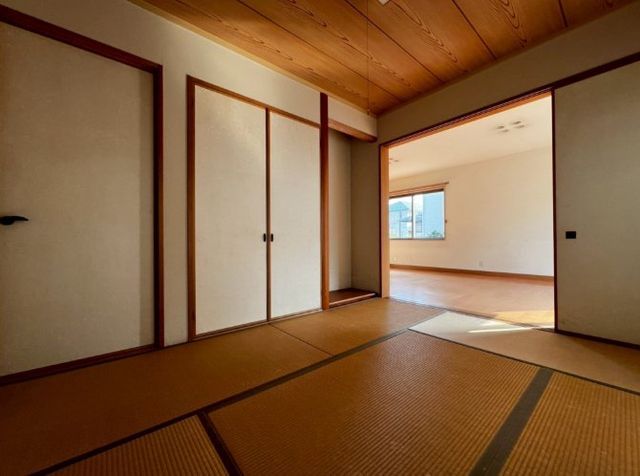 4SLDK Two-Story House for Sale in Hofu, Yamaguchi - Thumbnail 2