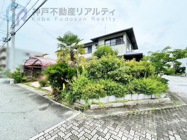 5LDK Corner Lot House in Kobe's Miyashita | Light-Gauge Steel Construction - Thumbnail 3