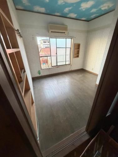 2LDK Investment House for Sale Near Nozaki Station, Daito City - Thumbnail 2