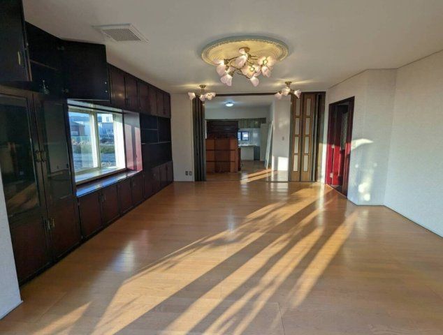 5DK Detached House for Sale in Wakayama City, 153m² - Thumbnail 2