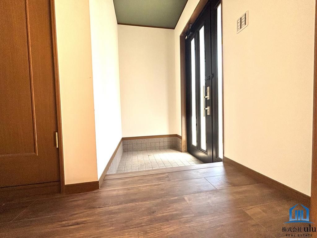 Renovated 4LDK House Near Kujo Station in Yamatokoriyama - Image 1