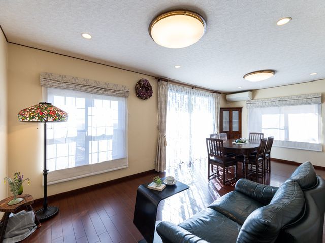 5LDK Detached House for Sale in Okamoto, Kobe with Sea Views - Thumbnail 4