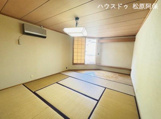 Spacious 5LDK Detached House for Sale in Sakai, Osaka - Thumbnail 3