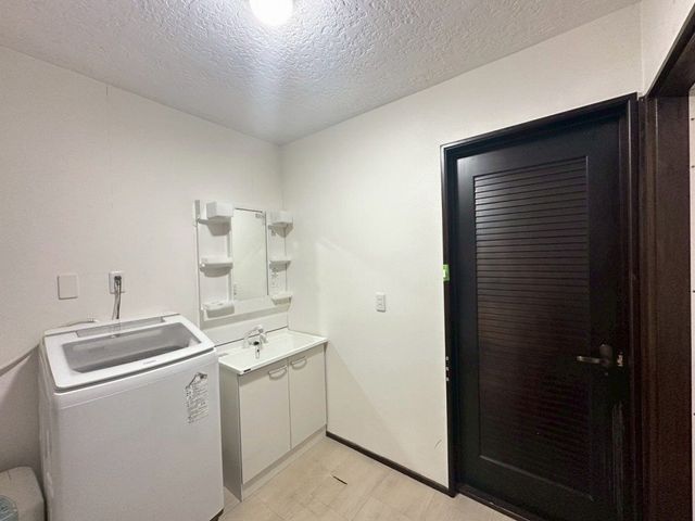 4LDK Used House for Sale in Kadoma, Osaka - 138.49 sqm - Thumbnail 4