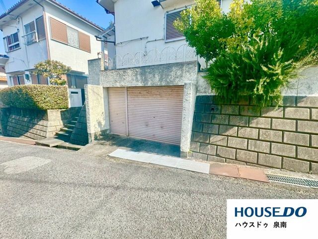 4DK Detached House with Garage for Sale in Hannan City, Osaka - Thumbnail 2