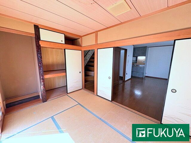 5LDK Corner House for Sale in Higashiosaka, Osaka - Recently Renovated - Thumbnail 2