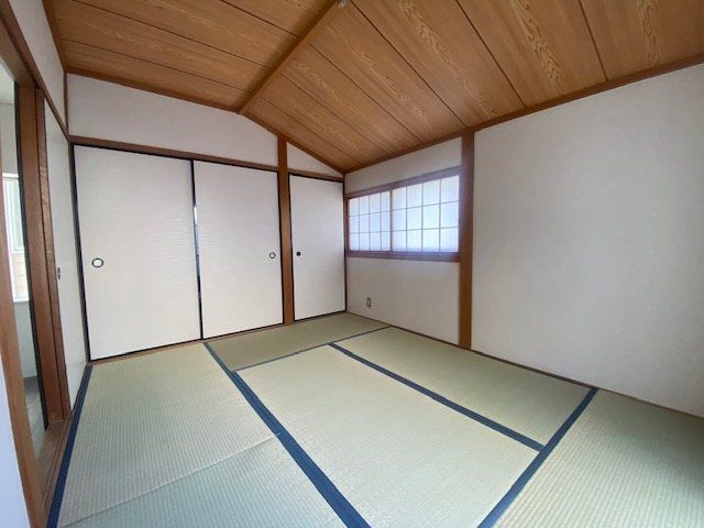 Renovated 3LDK House near Nagao Station, Hirakata City - Thumbnail 4