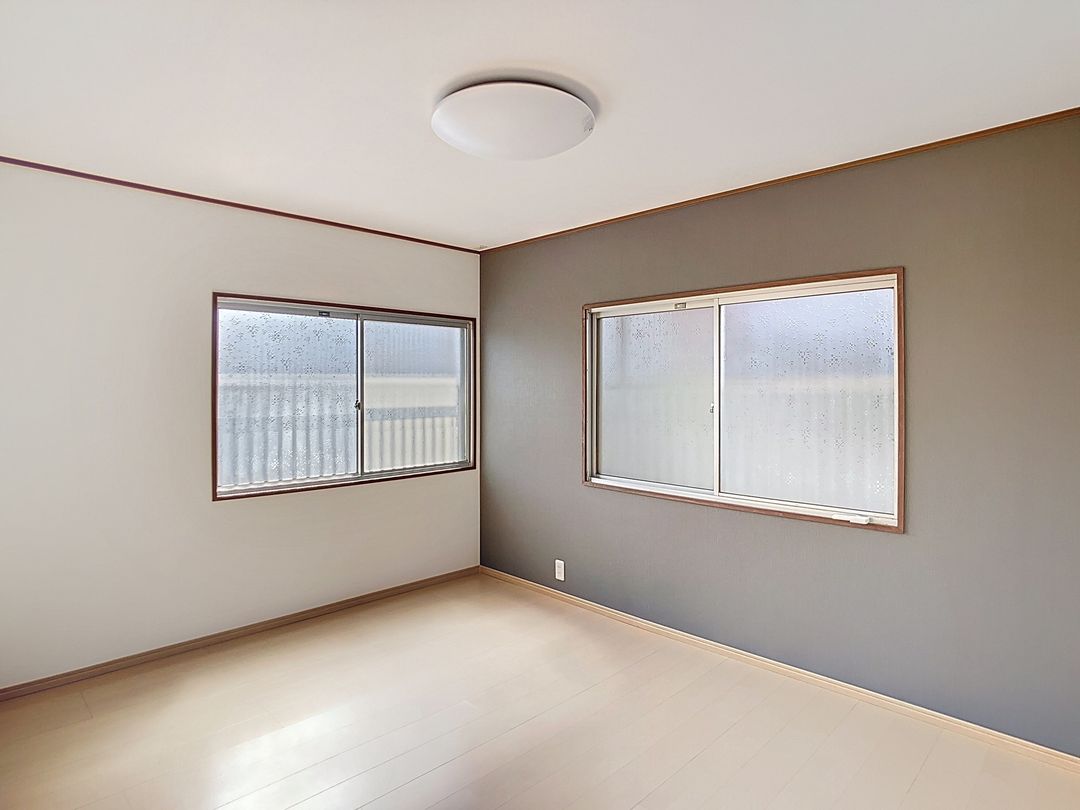 Renovated 3LDK House with Land in Shimonoseki's Chofu Area - Thumbnail 3