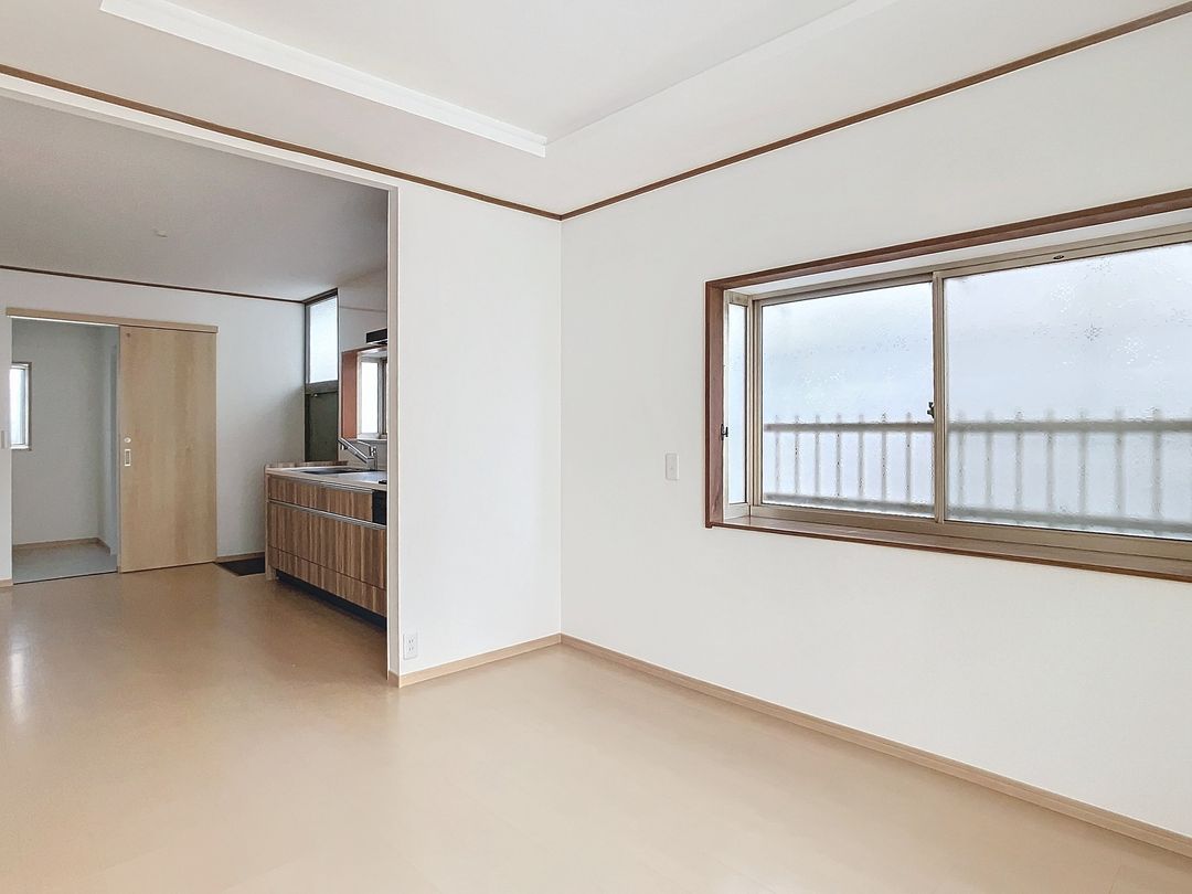 Renovated 3LDK House with Land in Shimonoseki's Chofu Area - Thumbnail 2