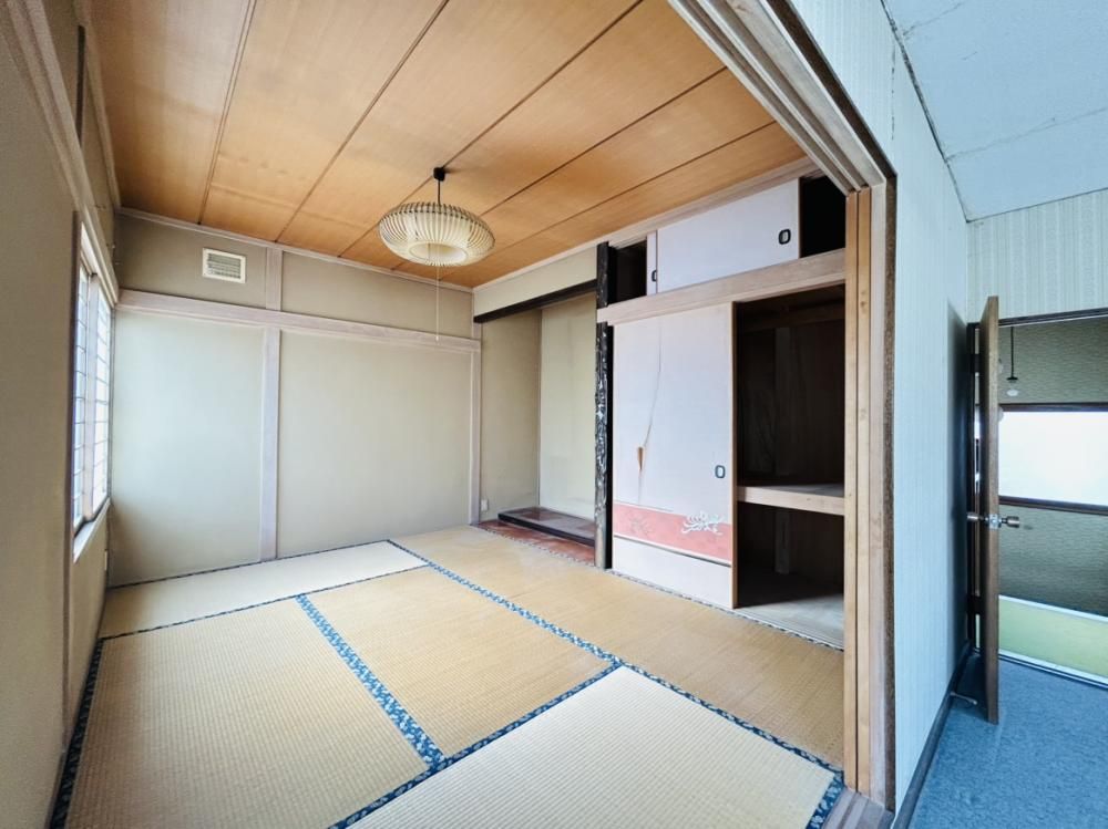 Renovated 4LDK House in Hakodate, Hokkaido with 2-Year Warranty - Thumbnail 2