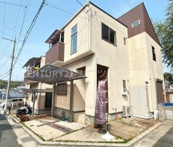 4LDK Detached House for Sale in Hirakata, Osaka - Thumbnail 3
