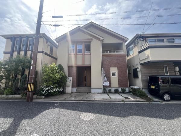 4LDK Detached House for Sale in Nishiyodogawa-ku, Osaka - Image 1