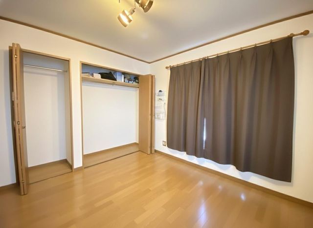 6LDK House with Elevator for Multi-Generational Living in Ebetsu - Thumbnail 2