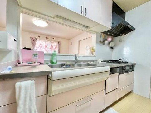 4LDK Detached House for Sale in Matsubara, Osaka - 3 Floors, Parking - Thumbnail 2