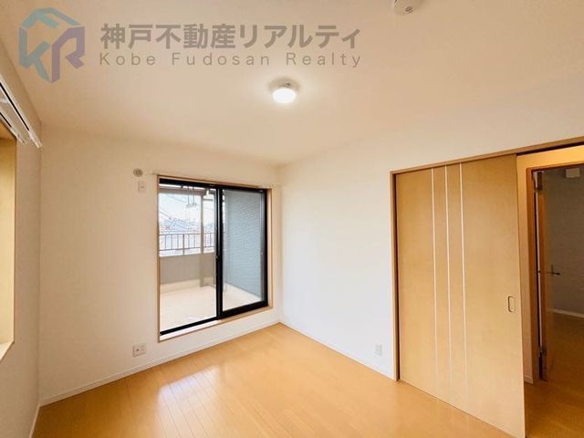 Renovated 4LDK Corner Lot House for Sale in Kobe Hyogo Ward - Thumbnail 4