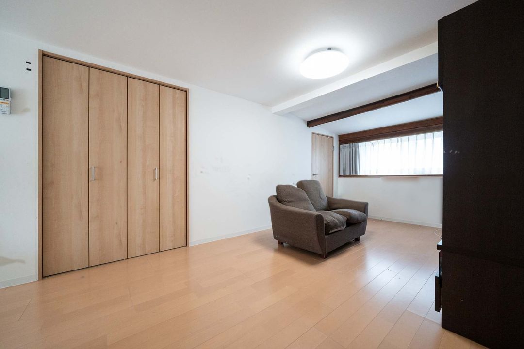 4LDK House for Sale in Nakagyo Ward, Kyoto Near Enmachi Station - Thumbnail 2