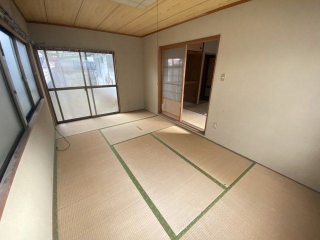 7LDK Family Home with Parking for 3 in Himeji, Hyogo - Thumbnail 3