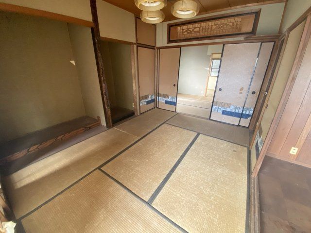 7LDK Family Home with Parking for 3 in Himeji, Hyogo - Thumbnail 4
