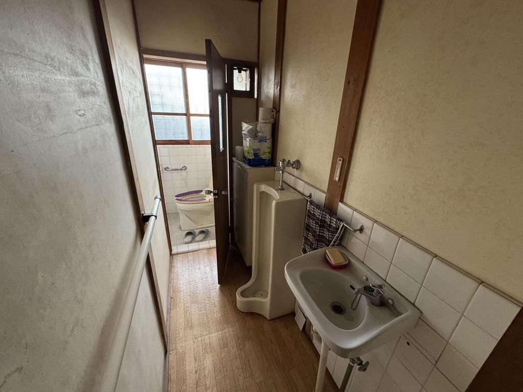 Spacious 7DK Traditional House with Japanese Garden in Himeji - Thumbnail 3