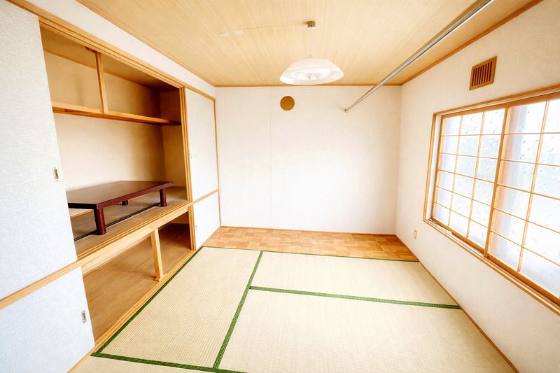 4DK Detached House for Sale in Muroran, Hokkaido - 1200000 Yen - Thumbnail 4