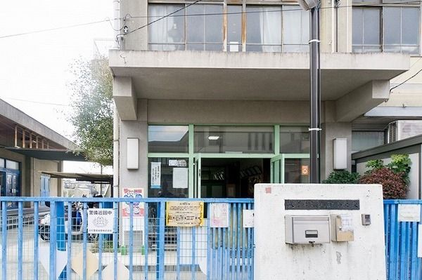 Modern 4LDK House for Sale in Hirakata City, Osaka - Thumbnail 2