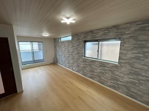 Modern 4LDK House for Sale in Hirakata City, Osaka - Thumbnail 3
