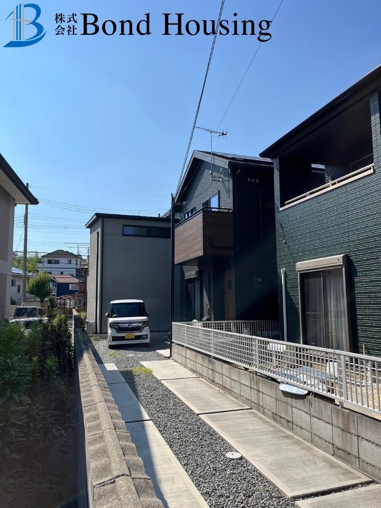 Modern 4LDK House with Solar & 4 Parking in Kobe Nishiku - Thumbnail 3