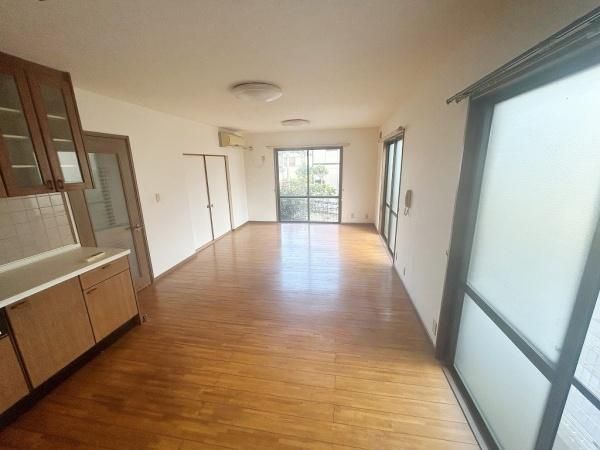 4SLDK Family Home with Study & Attic Storage in Kumatori, Osaka - Thumbnail 2