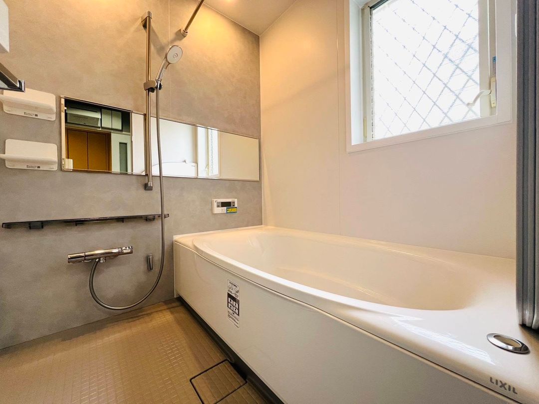 Spacious 4LDK Renovated House for Sale in Kobe's Kita-ku - Thumbnail 4