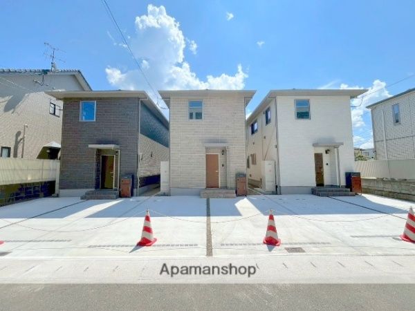 BELLELEADCASSIYA Detached House for Rent Near Miyazaki Jingu Station - Thumbnail 3
