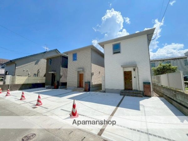 BELLELEADCASSIYA Detached House for Rent Near Miyazaki Jingu Station - Thumbnail 2