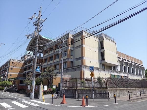 4LDK Detached House for Sale in Tsurumi Ward, Osaka - Thumbnail 2