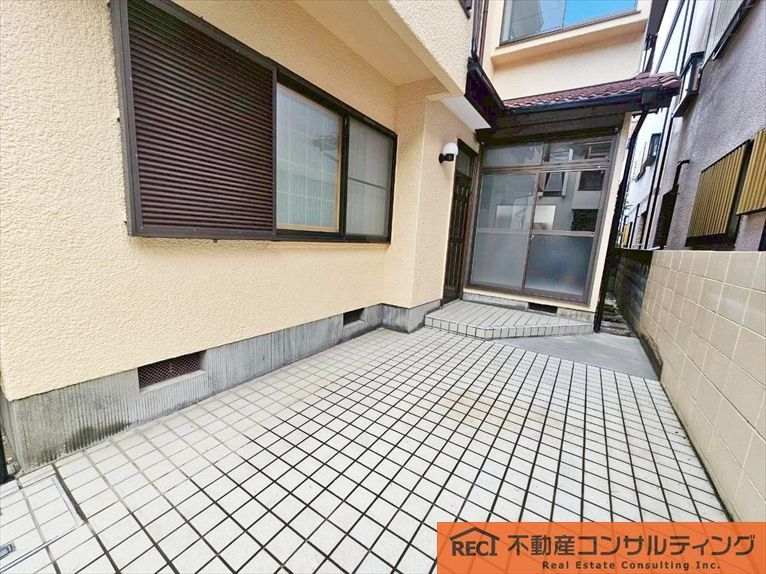 Renovated 4LDK House Near Koshien Station, Nishinomiya - Thumbnail 3