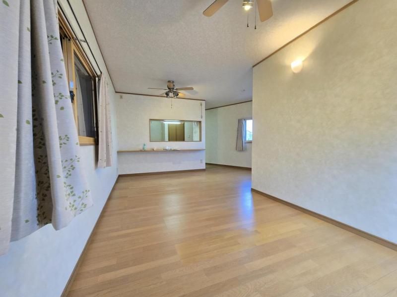 4LDK Detached House for Sale in Kadoma, Osaka - Thumbnail 3