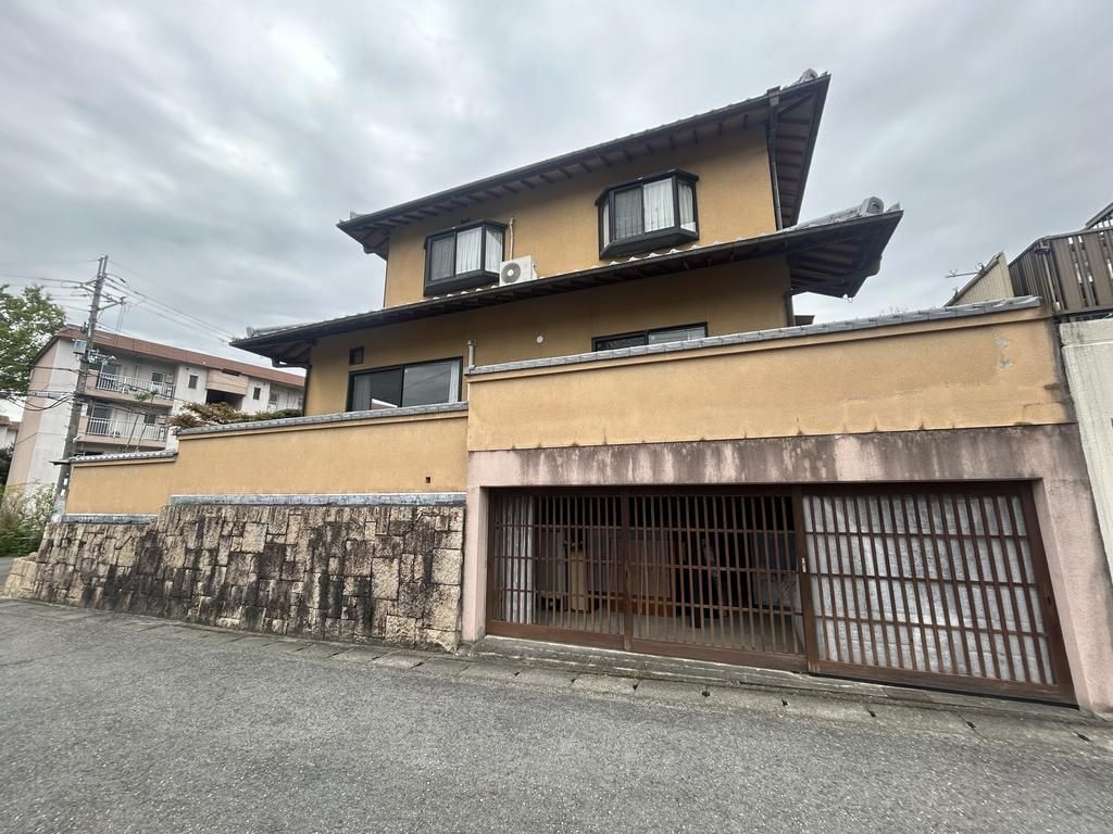 6LDK Traditional House on Large Corner Lot in Sangō, Nara - Thumbnail 2