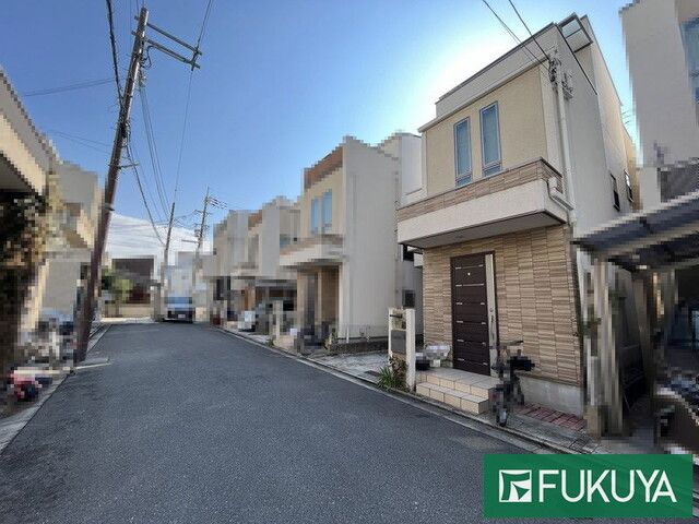 4LDK Detached House for Sale Near Kire-Uriwari Station, Osaka - Thumbnail 2