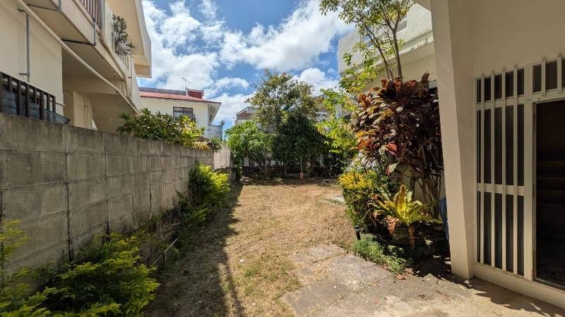 Spacious 6DK House in Okinawa City, Okinawa Prefecture - Thumbnail 2