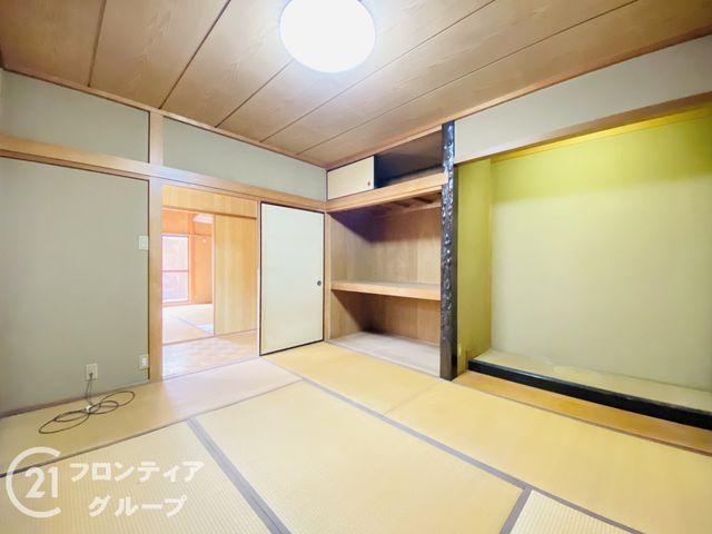 4DK Corner Lot House for Sale Near Kamishinjo Station, Osaka - Thumbnail 3