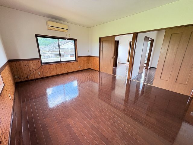5SLDK House on 672sqm Lot in Mimata Town, Miyazaki - Thumbnail 4