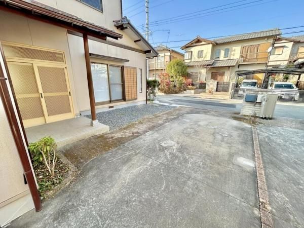 Renovated 4LDK House for Sale in Tsu City, Mie - Thumbnail 2