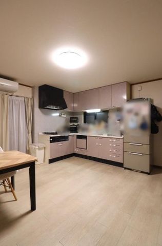 5LDK Steel-Framed House for Sale in Higashiosaka, Osaka - Thumbnail 2