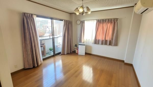 6LDK Steel Frame House for Sale in Daito City, Osaka - Thumbnail 2